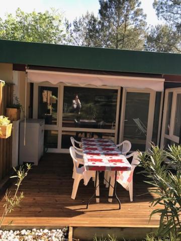 Village Vacances Aux Villages Sous Les Pins 莱昂 外观 照片