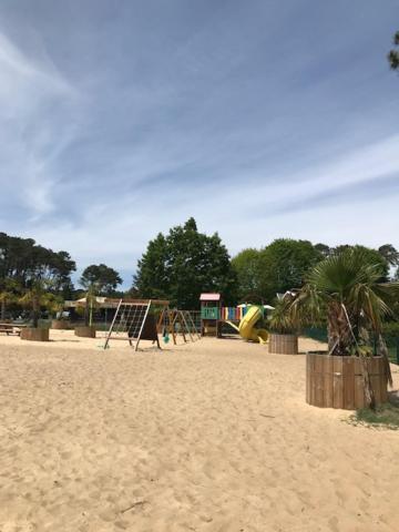 Village Vacances Aux Villages Sous Les Pins 莱昂 外观 照片