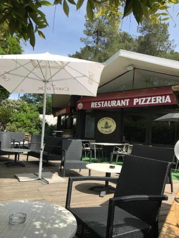 Village Vacances Aux Villages Sous Les Pins 莱昂 外观 照片